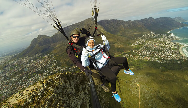 Tandem paragliding from Lions Head in Cape Town