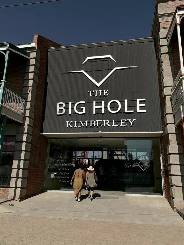 Entrance of the Big Hole of Kimberly
